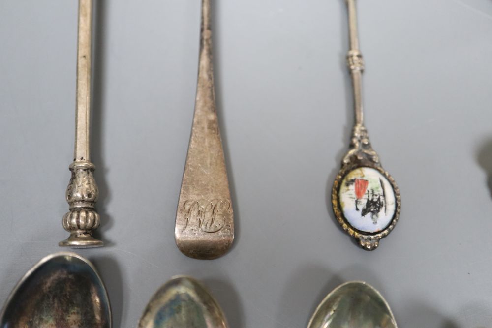 A silver compact, silver heart vesta, Russian silver-mounted Last Supper plaque, spoons and sundries